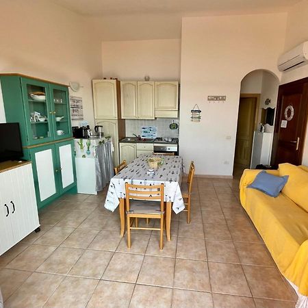 Appartamento Fronte Mare Residence Weber La Maddalena  Bagian luar foto