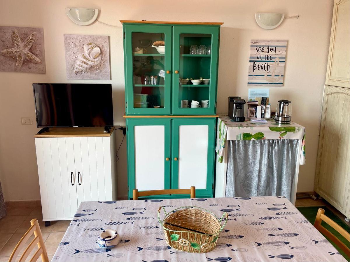 Appartamento Fronte Mare Residence Weber La Maddalena  Bagian luar foto