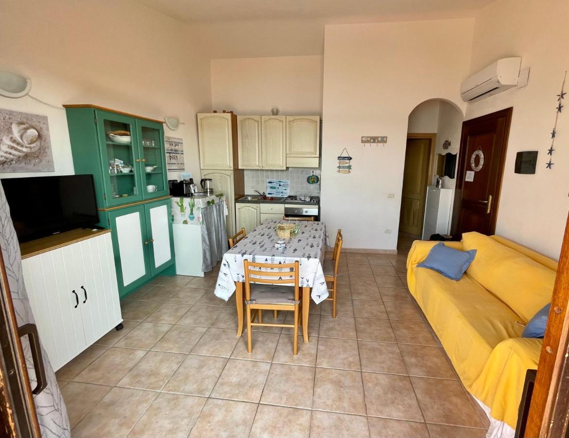 Appartamento Fronte Mare Residence Weber La Maddalena  Bagian luar foto